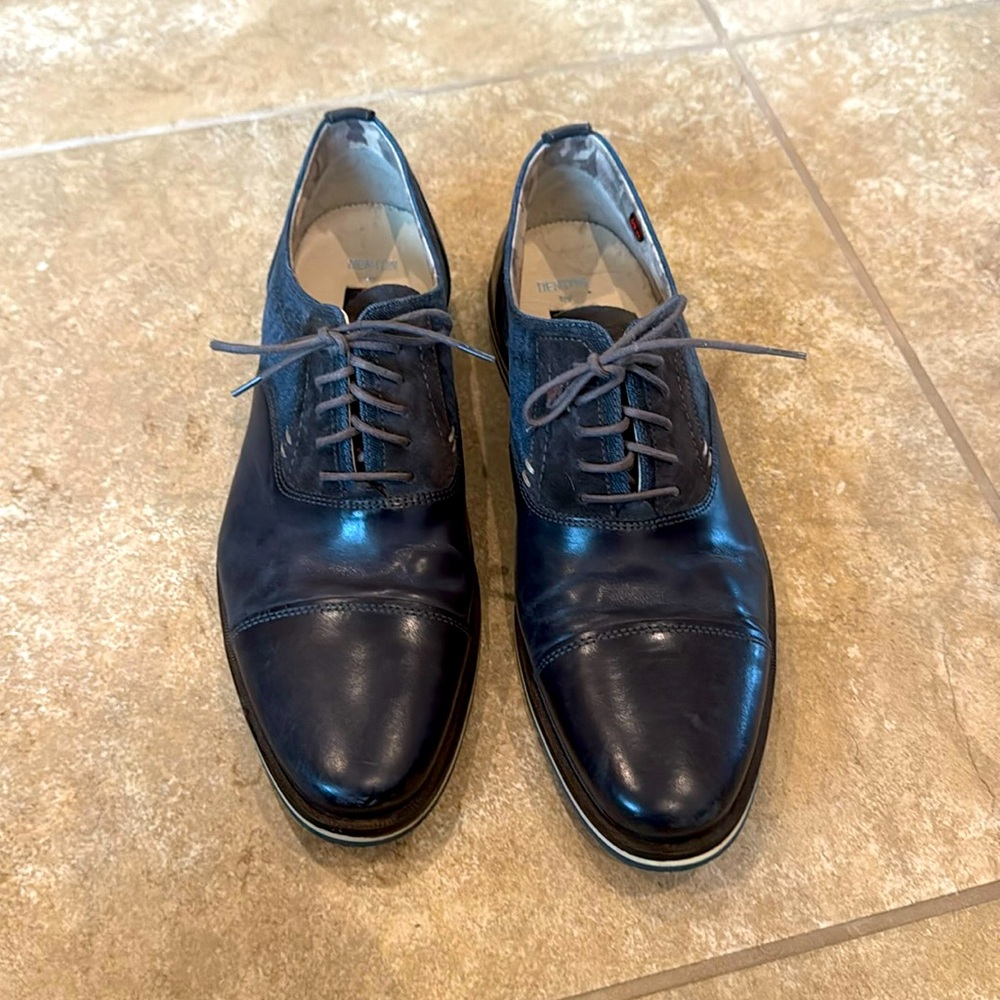 Men’s Navy Denton Llyod ( German Brand) casual shoe Size 11